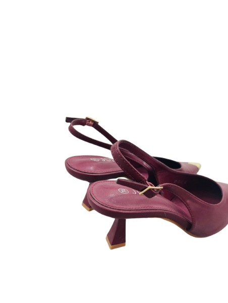 7492 Sandalia Burdeos Broche