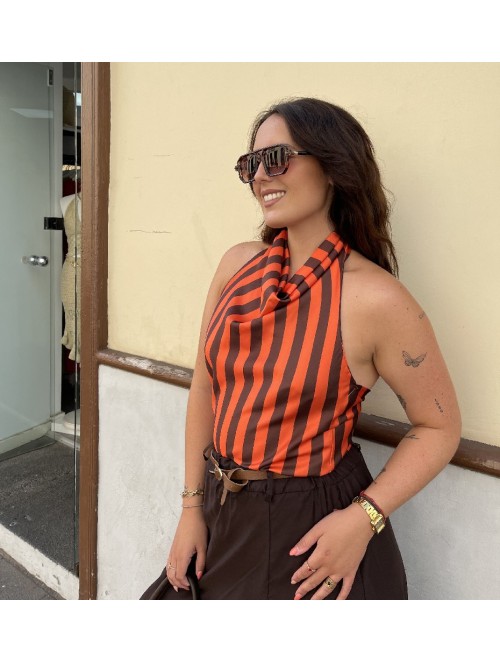 8821 Blusa Halter Lineas