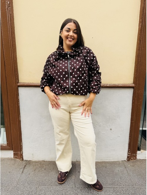 8944 Gabardina Topitos Chocolate