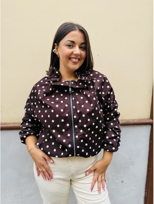 8948 Gabardina Topitos Chocolate