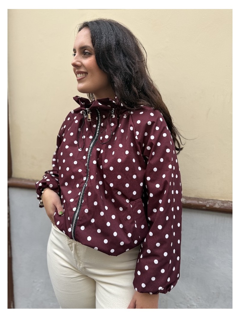 8978 Gabardina Topitos Burdeo