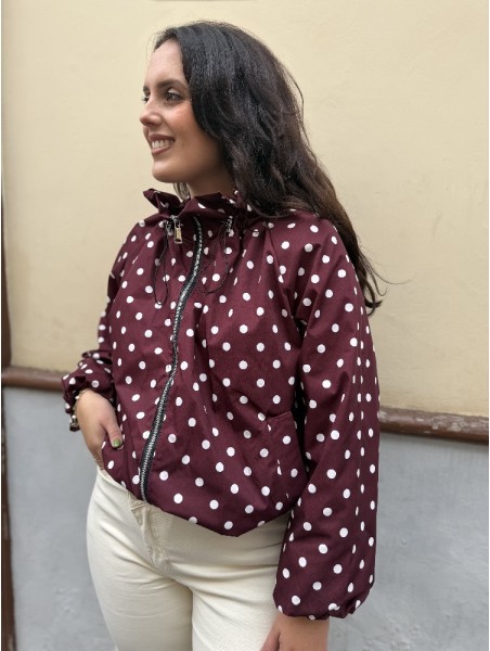 8978 Gabardina Topitos Burdeo